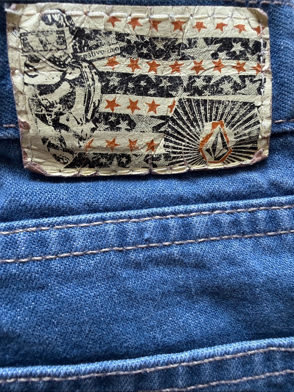 Volcom Blue Denim Jeans with Graphic Logo Patch vintage 1999